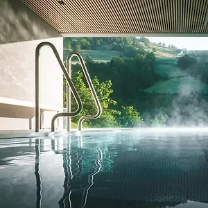 https://landhaus-jausern.saalbachhinterglemmhotels.com
